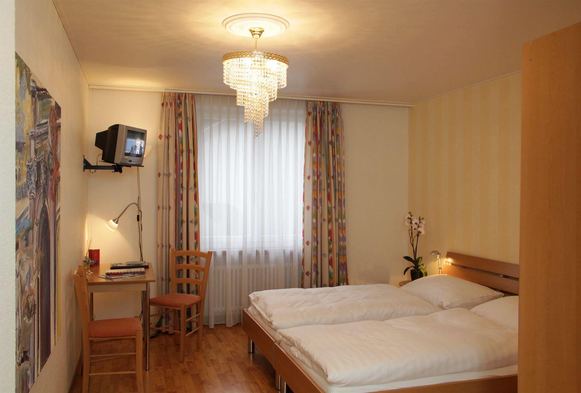 Hotel Roter Turm Золотурн Екстериор снимка